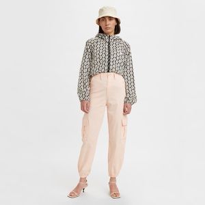 🌼NWT Levi’s pink/blush Cargo Pant